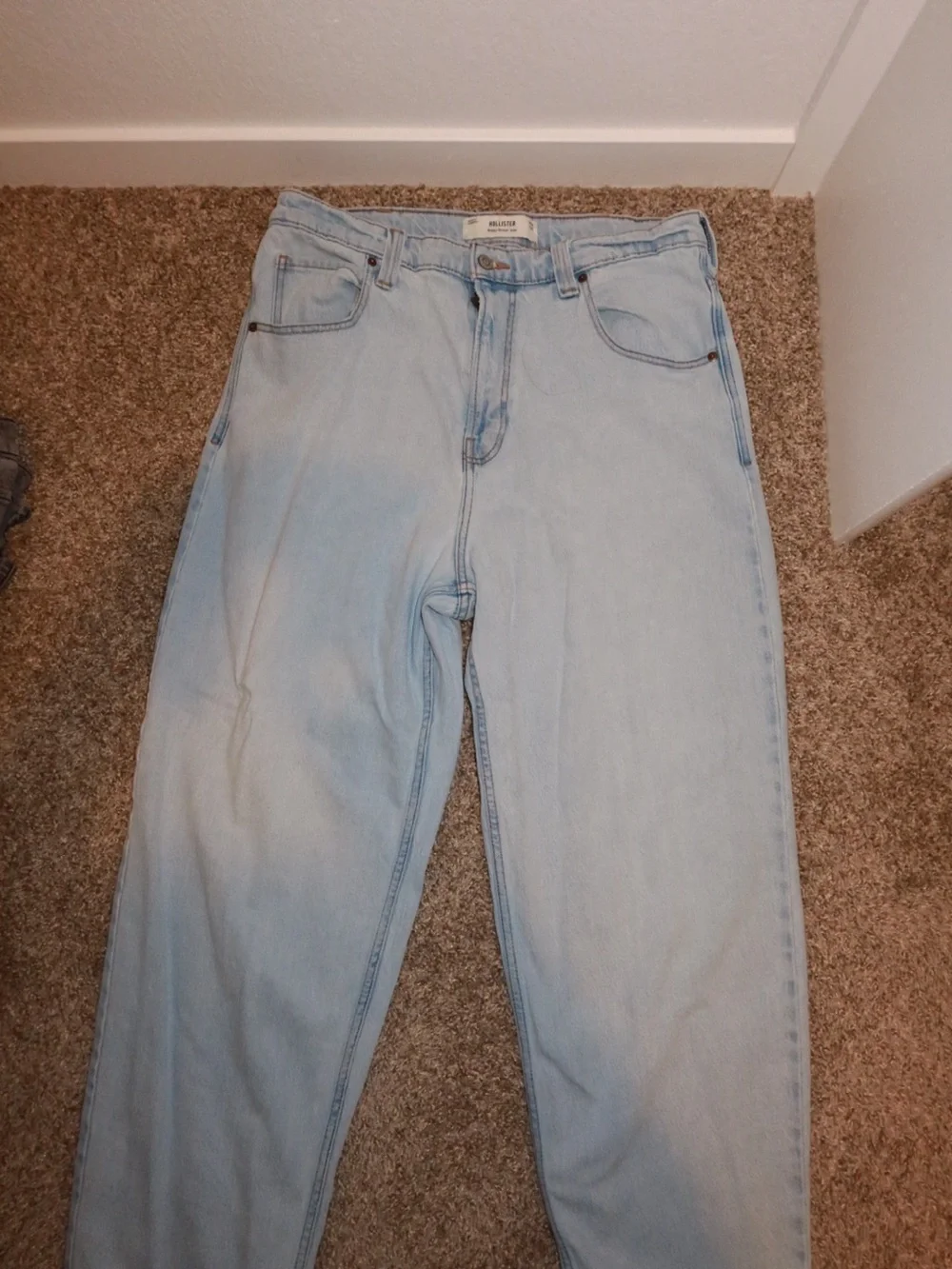 Light Wash Baggy Men’s Jeans